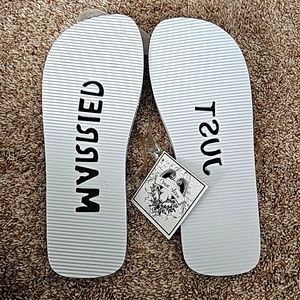 NWT Just Married flip flops